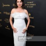 Julie Ann Emery Instagram - Thx for having me at the @hollywoodreporter @sagaftrafound #preemmyparty #emmys2022 And I got to hug my brilliant friend #MarinHinkle!! 💜 And just look at this gorgeous Hair & Makeup by my favorite @jenna.marie.beauty!! @chprteam Dress @elliatt pulled from my closet!!!