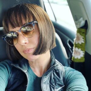 Julie Ann Emery Instagram - Hey girl, hey. 
🌼