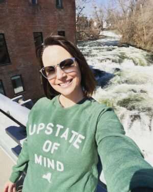 Julie Ann Emery Instagram - Hey Upstate NY, 
I think I am in 💚
JA
