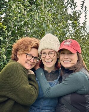 Julie Ann Emery Instagram - 🍎 picking with my favorites! 
Upstate, I 🧡U!