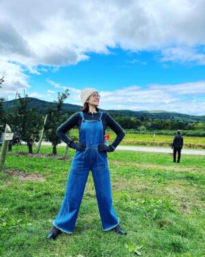 Julie Ann Emery Instagram - 🍎 picking with my favorites! 
Upstate, I 🧡U!