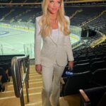 Julie Stewart-Binks Instagram – “Just because you’re good at some things doesn’t mean you can’t be better at them.” – Auston Matthews (@austonmatthews) 

#hockey #nhl #sny #newyork #newyorkrangers #torontomapleleafs #nyr #leafsforever #keepgrinding Madison Square Garden