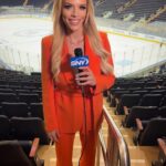 Julie Stewart-Binks Instagram - Hockey Night in New York 🏒👯‍♀️ #newyorkrangers #sny #nyrangers #newyork #hockey #sports #nyr #madisonsquaregarden Madison Square Garden