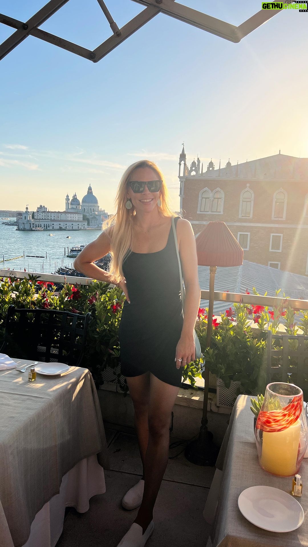Julie Stewart-Binks Instagram - If you had asked me in May if I’d be travelling this summer, I’d have said no. But I guess sometimes your vision board does work ✨ My favorite spots 1. Paris 2. Venice 3. London 4. Amalfi Coast 5. Rome 6. The Hamptons (I mean it’a not even European) Where should I go next? ⬇️ #london #facupfinal #paris #rollandgarros #thehamptons #easthampton #rose #venice #aperolspritz #rome #amalficoast #amalfi #positano #rome #colleseum #travel #europe