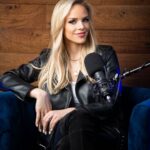 Julie Stewart-Binks Instagram - “You can fail at what you don’t want so you might as well take a chance on doing what you love.” - Jim Carrey Haven’t been able to stop thinking about this quote. A reminder to follow what makes you feel something inside. Keep it with you anyway you can. When you know what it is, you know. (I also changed my avatar for the first time - that pic was so ten years ago 😂 thank you @scottmcdermott_ for the new one 🙌) #broadcast #dowhatyoulove #microphonecheck #rememberwhoyouare #jimcarrey #bigmagic Manhattan, New York