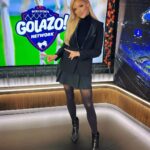 Julie Stewart-Binks Instagram – 15 hours on-air for @cbssportsgolazo goes by quickly when you’ve got incredible games, amazing coworkers and you love what you do (and you can figure out how to sleep when you blink) ❤️⚽️🖤

📸 @ayyy_west 

#cbssports #cbssportsgolazo #soccer #futbol #beautifulgame #epl #seriea #nwsl #mls #laliga #backinblack Stamford, Connecticut