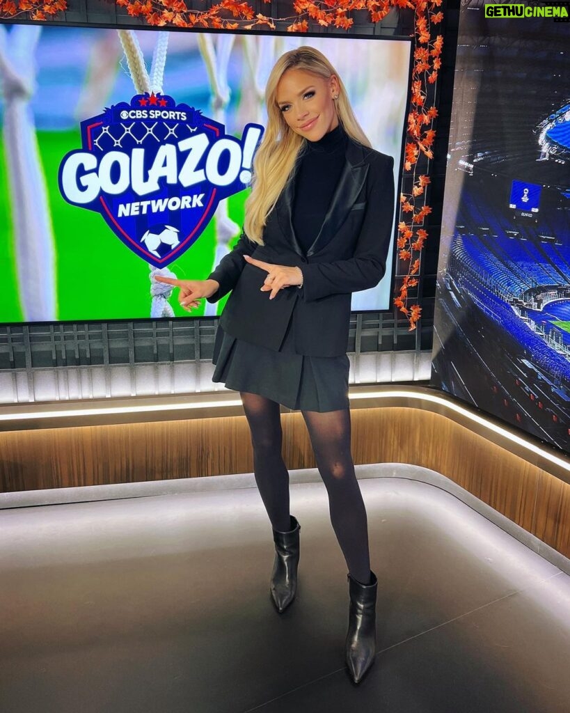 Julie Stewart-Binks Instagram - 15 hours on-air for @cbssportsgolazo goes by quickly when you’ve got incredible games, amazing coworkers and you love what you do (and you can figure out how to sleep when you blink) ❤️⚽️🖤 📸 @ayyy_west #cbssports #cbssportsgolazo #soccer #futbol #beautifulgame #epl #seriea #nwsl #mls #laliga #backinblack Stamford, Connecticut