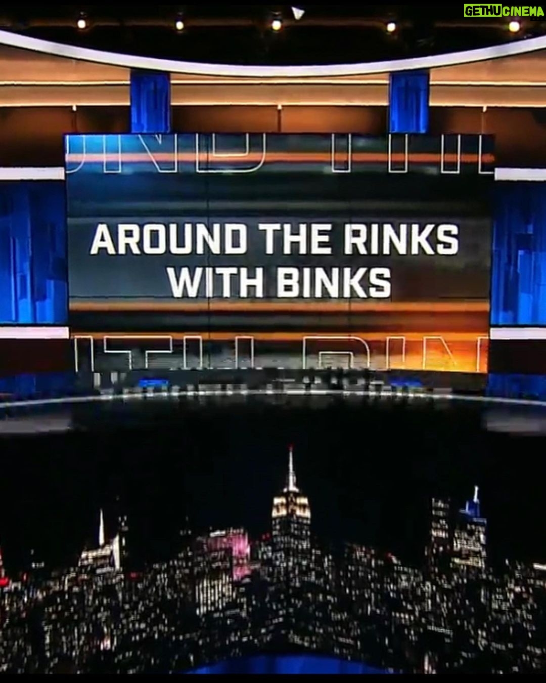 Julie Stewart-Binks Instagram - It’s been a great 20 hours of hockey. From the studio, to the rink, always grateful to do what I love. ❤️🏒🗽 #hockey #reporter #analyst #nhl #newyork #newyorkrangers #sny #rangers #aroundtherinkswithbinks #fullhouse Manhattan, New York