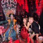 Julie Tan Instagram - We screamed, we laughed, and we conquered the night in style! 🎃👻 @rwsentosa @universalstudiossingapore #HalloweenHorrorNights #HHN11 #RWSmoments #USSHHN Universal Studios Singapore