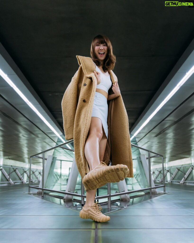 Julie Tan Instagram - Stepping into new seasons💨 👟: #DENTIGREPUFF @OnitsukaTigerOfficial @OnitsukaTigerSG #OnitsukaTiger #OnitsukaTigerSG 📸: @smilewithjeryl