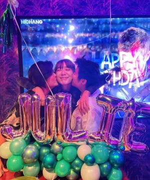 Julie Tan Instagram - I feel so loved 🥰 #happybirthdaytome