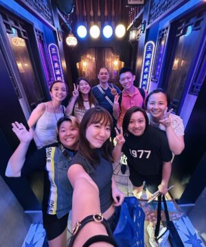 Julie Tan Instagram - I feel so loved 🥰 #happybirthdaytome
