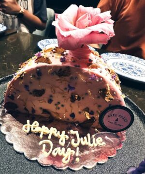 Julie Tan Instagram - I feel so loved 🥰 #happybirthdaytome