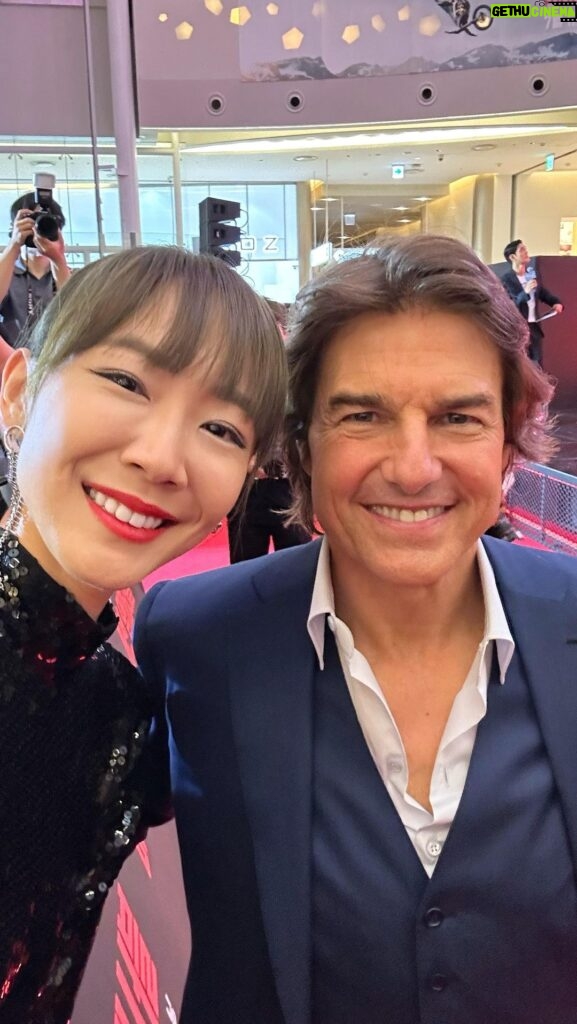 Julie Tan Instagram - Accepted a mission from @MissionImpossible I attended their #MissionWorldTour in Korea and not only did I manage to take photo with some of the casts but I also watched the screening with them! How amazing is that?! Thank you @UIPSingapore for this great opportunity! I can’t wait for all of you to witness all the amazing stunt scenes in Mission Impossible - Dead Reckoning Part 1! Coming soon to you in theatres in SG on July 13! @TomCruise #MissionImpossible Seoul, Korea