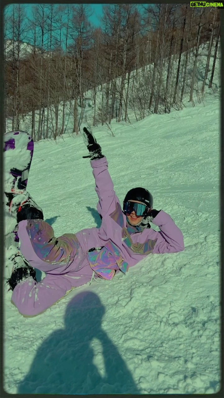 Julie Tan Instagram - First month of 2024 been amazing ✨ #snowboard #hakuba #japan Hakuba
