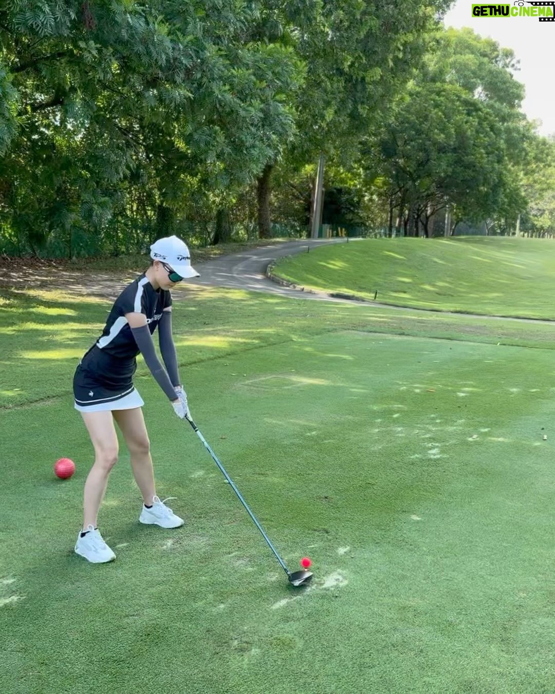 Julie Tan Instagram - One of the few important life lessons I learnt from golf, is to not be too hard on yourself, trust and enjoy the process! Know that you have clocked in a sufficient amount of time at the range practicing. It’s okay to hit a few balls badly because overthinking got to you. Learn to enjoy the scenery along the way because sometimes it’s not about the final results or the destination; it’s all about the journey 💛🤍
