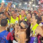 Juliette Instagram - E eu que coloquei aqueles óculos com câmera e fui pra galera de Salvador. Vem comigoooo…kkkkk