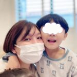 Jun Sena Instagram - ⁡ ⁡ とある日の息子との会話。 ⁡ 息「ママ、今どんな役やってるの？」 私「息子がいるママの役だよ」 息「息子の役ってぼくの事だよね？」 私「……まぁ…そ…そうだね……」 息「ぼくの役は誰がやってるの？」 私「かっこ良くてかわいいお兄さんだよ」 息「ぼくより？」 私「え〜っと……同じくらいかなぁ〜(笑いを堪える母)」 息「じゃあぼくの役やってくれてありがとうだね！」 私「…………だね」 ⁡ 我が家のコナー(息子役の佐藤勝利くんの役名ね)はめちゃめちゃポジティブ！！笑。 ⁡ ⁡ #6歳児 #我が家のコナー #ポジティブ ‼︎ #そして #ぼくの役って … #何様やねん …