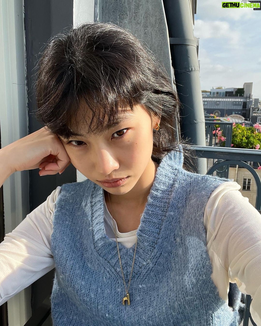 Jung Ho-yeon Instagram - Instagram Addiction Caused by Jet Lag 🫨🫨🫨