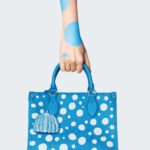 Jung Ho-yeon Instagram – 💙🦋 @louisvuitton 🦋💙