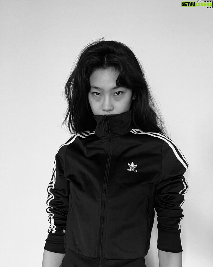 Jung Ho-yeon Instagram - #adidasOriginals #STANSMITH #ad