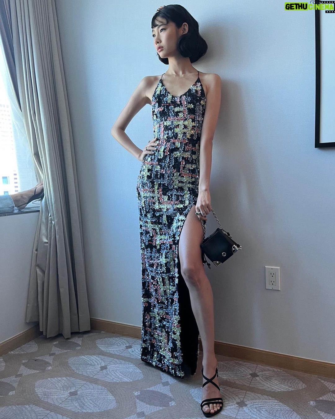 Jung Ho-yeon Instagram - Thank you so much @televisionacad @squidgamenetflix @netflixkr @netflix and @louisvuitton for making a magical night ♥️🥳 and with ma unnis @aeriyun @ninapark @jennychohair and Shari ♥️