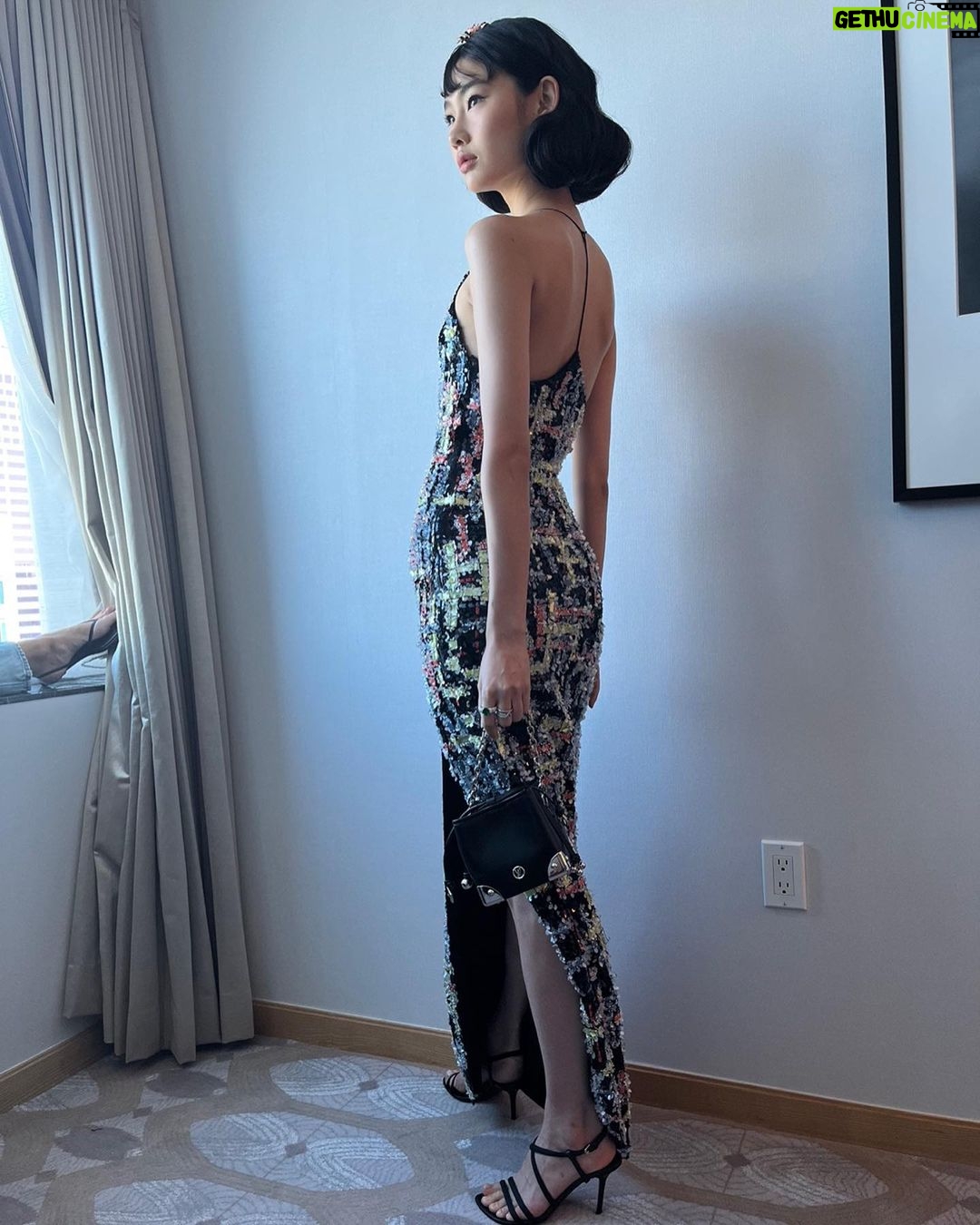 Jung Ho-yeon Instagram - Thank you so much @televisionacad @squidgamenetflix @netflixkr @netflix and @louisvuitton for making a magical night ♥️🥳 and with ma unnis @aeriyun @ninapark @jennychohair and Shari ♥️