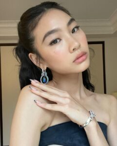 Jung Ho-yeon Instagram - @metgalaofficial 🦋 @louisvuitton 💙