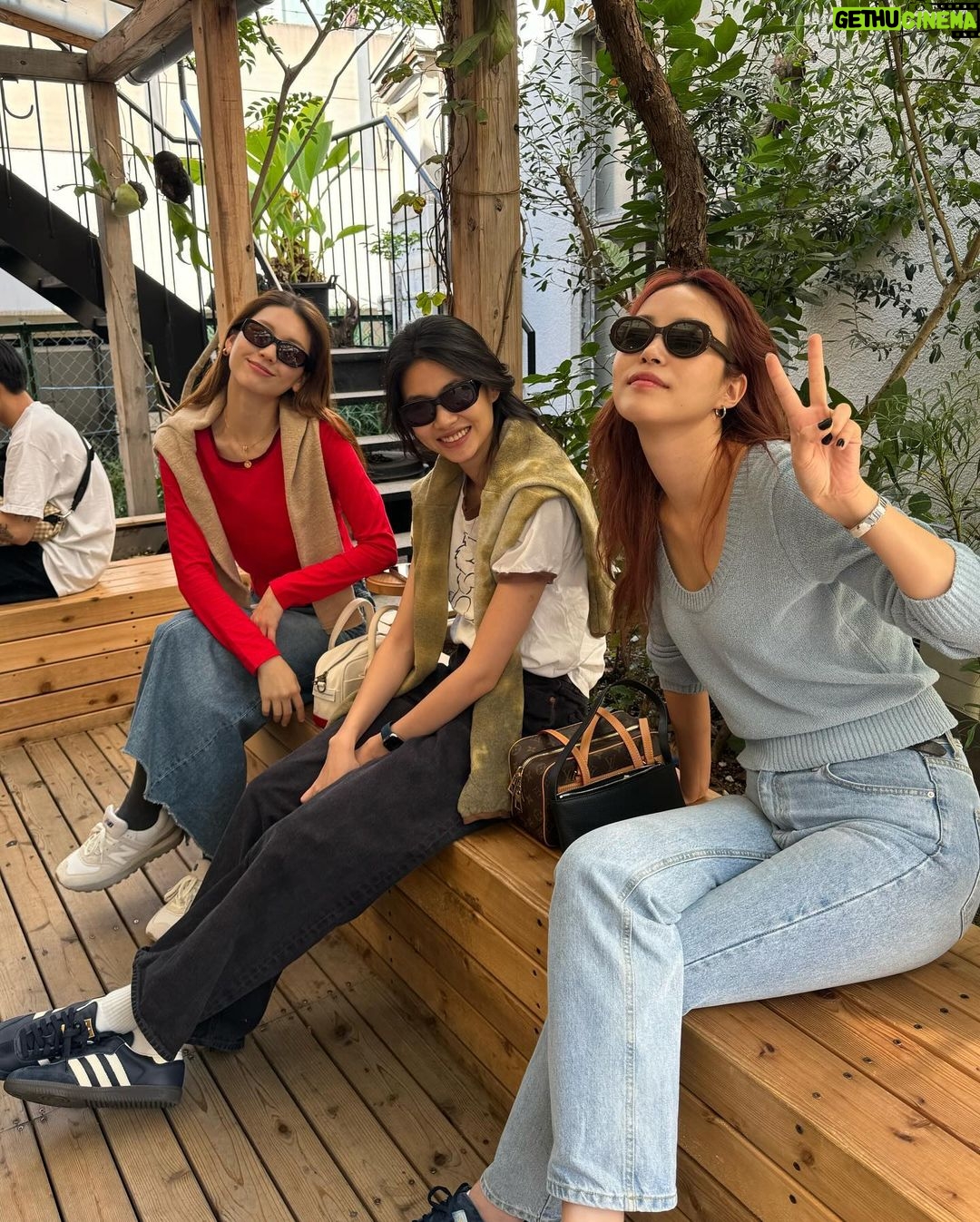 Jung Ho-yeon Instagram - ๐ฉโ๐ฉโ๐งโฅ๏ธ