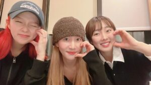 Jung Ji-so Instagram - 가야G👭👭