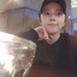 Jung Ji-so Instagram - 오늘은 토요일💜 오늘 하루는 어땠나용🦄 예쁜거많이보구,또 들었기를! 챰 겨울추천곡으루 쏠언니의 warm christmas 추천해용!☃️