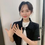 Jung Ji-so Instagram – 협찬사진이지만 잘나와서…!💐
(Feat.배뚝딱💜)