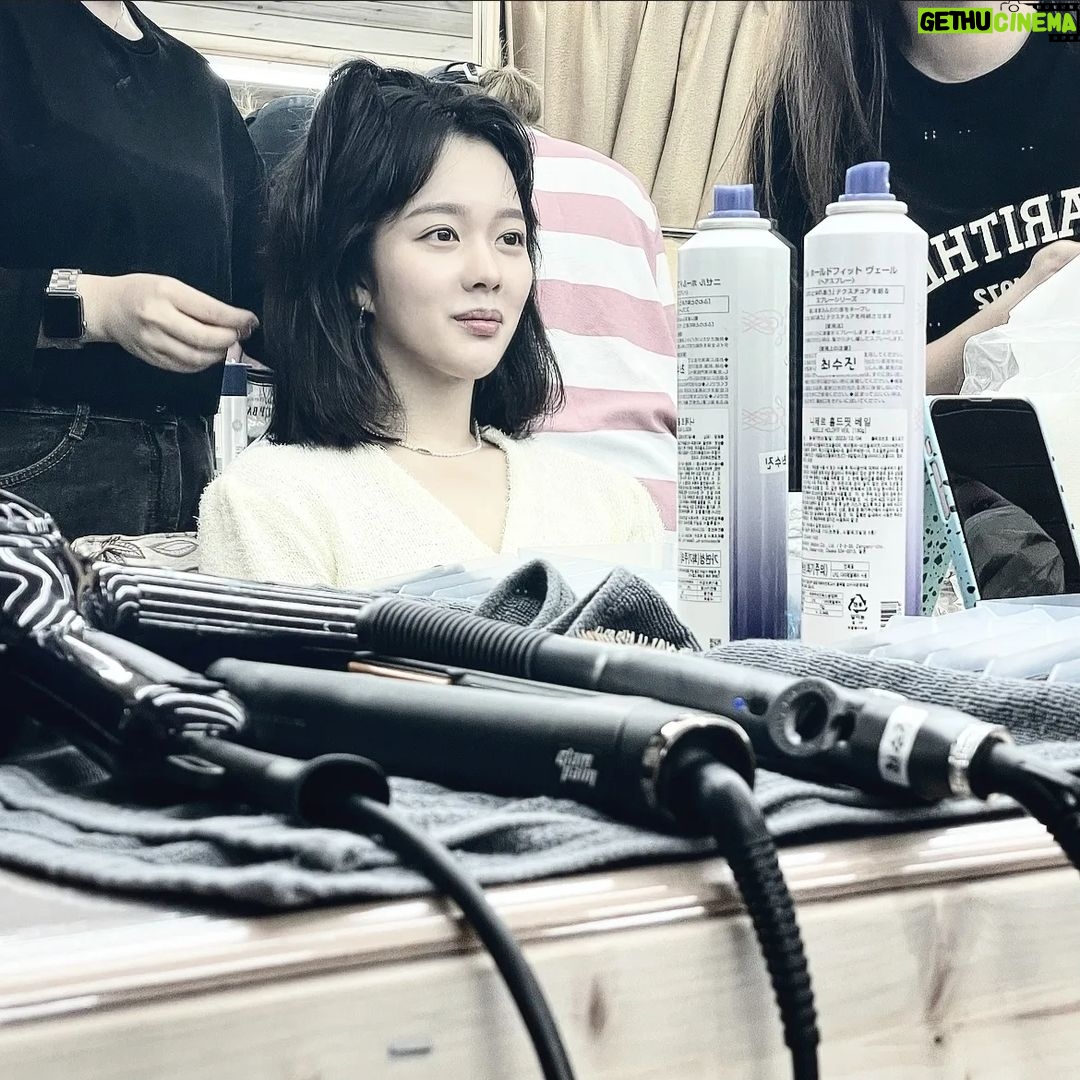 Jung Ji-so - 26.5K Likes - KBS2커튼콜
OST <우린> 에 참여해 오늘 6시에 노래가 나왔습니다아✌🏻아직은 부족한 노래실력이지만 예쁘게들어주시구 드라마도 꼭 본방사수하시라요🐥!
From.윤희,짭진숙