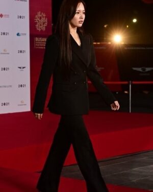 Jung Ji-so Instagram - 설레고 떨렸던 #BIFF 
세상 멋진  선배님들과 함께 💖
너무나 행복했던 개막식이였다🍀