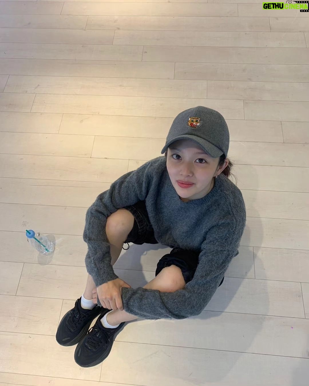 Jung Ji-so Instagram - π§ββοΈμ¬μ μ κΈΈμ΄λ π·μνν