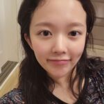 Jung Ji-so Instagram - 매년 여름 다시 스멀스멀 모습을들어내는 악성곱슬... 어찌하겠어 너두 내 머리인것을...🥦 #곱슬머리 #악성곱슬머리