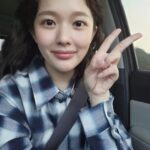 Jung Ji-so Instagram - 좋은밤을 보내구계신가요👋🏼👋🏼 어제 또 하루의 일상을 마치고 아무런 생각없이 쉬고있던중에 첫11주년 축하글을 봤어요! 언제 시간이 이렇게나 지났는지.. 멍하니 몇분가량을 글을 쳐다만봤어요🌾🌾 나도 잊고있던 데뷔 기념일을 어떻게 기억하고 있었는지 정말 늘 나를 생각해주는 소중한 이들이 있다는생각에 어젯밤은 외롭지않게 정말 포곤히잘잤어요🦭! 그래서 오늘하루도 힘차게 하루를 잘보냈답니다💪🏻 항상 고맙고 사랑해유..♡