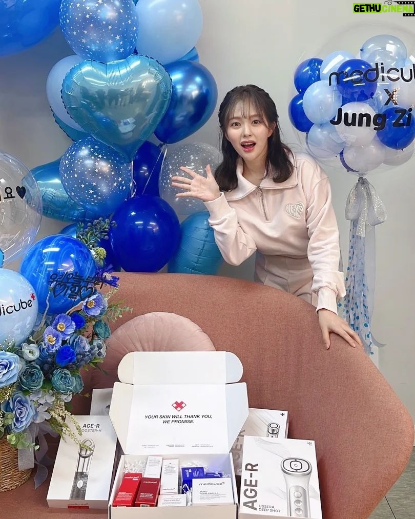 Jung Ji-so - 27.6K Likes - 안녕 난 지소의 모공이야
이제부터 내가 깨끗해져볼게 얍🧚♀️
난 지소의 여드름흔적이야
나는 그럼 없어져볼게 얍🧚♂️
나는 탄력이야
나는 다시 나타볼게 얍🧚
#메디큐브
#엠버서더
@medicube_korea