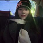 Jung Ji-so Instagram - 연말이라기에도 새해라기에도늦었지만 내 친구들을 오랜만에 만나러갑니다👩‍🎓🍷🎄
