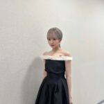 Jung Ji-so Instagram - 어제 감사함속에 드라마 팀으로 2022KBS연기대상 에서 신인상을 받았습니다!!!💐 긴시간 혹은 짧은시간동안 청소년연기상 아역배우분들부터 선배님 한분한분의 수상소감을 들을수있었던 그시간은 새해로넘어가는 순간만큼 값지고 소중한 그리고 가슴따듯해지는 시간이였고 또 25으로 넘어가는 저에게 우연의 선물같은 배움이였습니다. 신인상을받게해준 드라마커튼콜 선배님 얼굴을보니 창피하게 에휴 울음이터졌는데요... 사실 커튼콜 이라는작품 안에스며들기에 너무나부족하고 서윤희라는 역할을 소화하고 만들어가기에 택도없는 저 였기에 초반엔 늘 조금더 체력이소비되고 조금더 심적인부담이컸었는데 표현하지않고 항상 묵묵하기만한 저에게 꼭 먼저 알아보시고 손내밀어 조언해주시고 위로해주시고 손잡고 끝까지 함께데리고가시겠다며 이끌어주시던 선배님들 그리고 감독님 또 스탭분들이시기에 아무런 조건없는 사랑을 받고 드릴수있는것이 없기에 아쉽고 감사합니다❤ 감사한만큼 든든하고 대견한후배가되어가겠습니다💐 👑@aluu_minseon 💄@aluu_hanhyunjae85