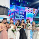Jung Ji-so Instagram - 2022MBC방송연예대상에서 놀면뭐하니 wsg워너비 가야g로 언니들이랑! 특별상받았습니다!💙💚🧡💜 늘 감사함잊지않으며 성실하구 행복할게요! 언니들한테도 늘잘하는 사랑둥이막내가되겠슴다 사랑해언니들💖!!사랑함니다유대표님💚미주부대표님!!💜 💄 @aluu_hanhyunjae85 👑@aluu_yelee
