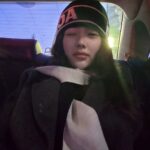 Jung Ji-so Instagram - 연말이라기에도 새해라기에도늦었지만 내 친구들을 오랜만에 만나러갑니다👩‍🎓🍷🎄