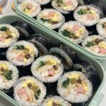 Jung Kyoung-mi Instagram - 김밥 선물❤️ 우리 은정이 일년 넘게 새벽에 출근하는 것도 미안한데 아침에 김밥을 싸왔으야!!!!!!! ㅜㅜㅜ 너무 맛있어~~~~~ 나 김밥 진짜 좋아해!!!! 앞으로도 잘 부탁합니다!!!!! 늘 이쁘게 헤메 해줘서 고마워😊 영업도 잘 부탁한다 ㅋㅋㅋㅋㅋ