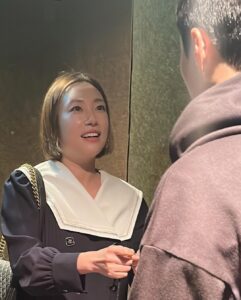 Jung Kyoung-mi Instagram - 사실 저… 소원을 이뤘어요… 8년 라디오 우리 청취자들은 아시죠…? ㅎㅎ 제가 박보검님 팬인거❤️ 드디어 만났습니다!!!!!!! 와… 정말 심장이 밖으로 나오는줄 ㅎ 우리(?) 보검이에게 반하고 좋은 작품에 반하고!! #렛미플라이 꼭 보세요 완전 강추! (저는 다른 라인업으로 또 보러 갈거예요👍🏻) 내 눈빛 보소 ㅋㅋㅋㅋㅋㅋㅋ 내 이 날을 기념일로 박으리오!!!!❤️