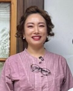 Jung Kyoung-mi Instagram - 아들과 딸은 보아라. 부모님이 이렇게 돈을 번단다. (사실 좋아서 하는 일 ㅋㅋㅋㅋ) 엄마아빠 열심히 사는 모습 보고 너희들도 열심히 살거라! 공부 잘하라는 얘기는 아니지만 잘하면 좋고 ㅎㅎ (엄마아빠 공부는 그냥 그렇…) 힘내라 아들 딸아😊
