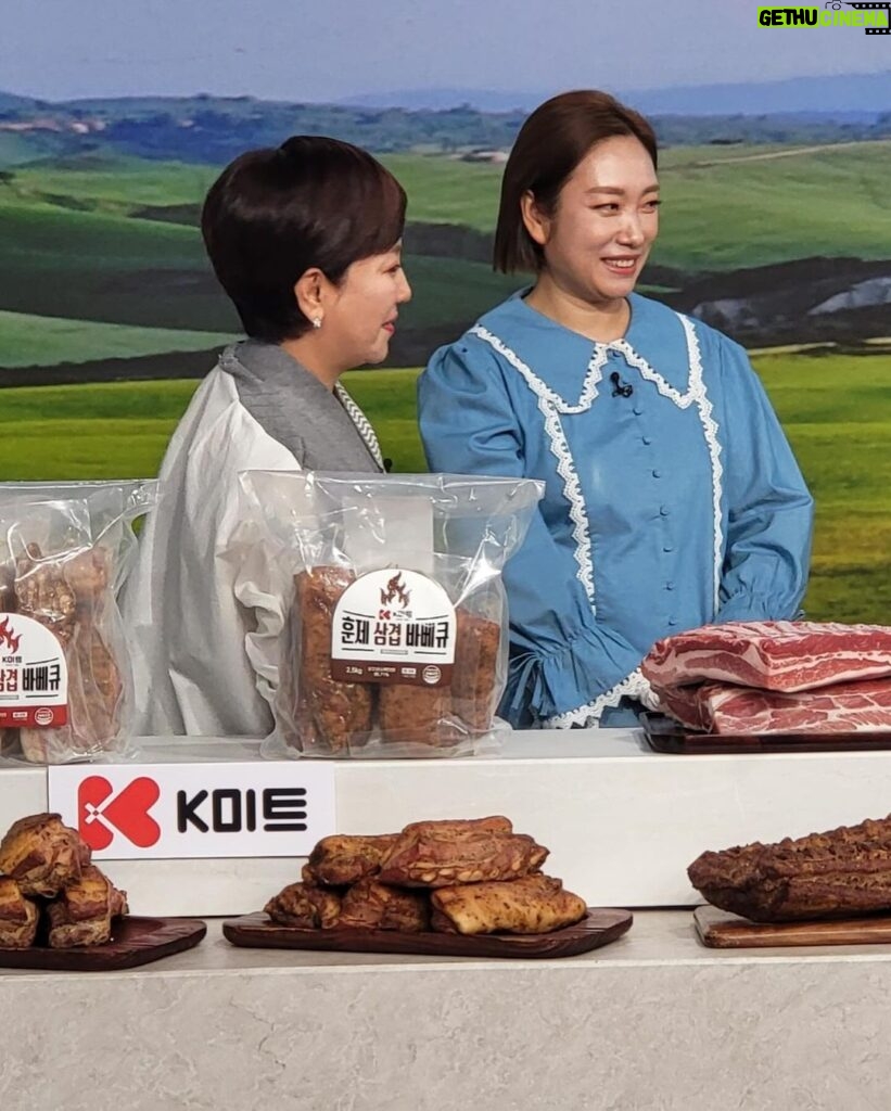 Jung Kyoung-mi Instagram - 오늘의 식단🍚 점심은 통삼겹살 먹고 저녁은 쿠쿠에서 밥 먹고 잘 먹고 갑니다😄😄😄