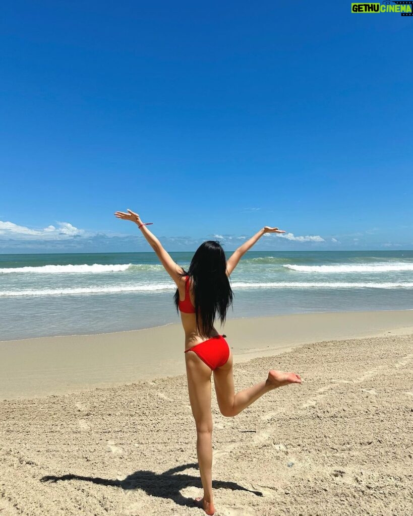 Jung Yu-ji Instagram - 역시 내가 떠나는 날엔 날씨가 좋지..😢 그래도 이게 어디야 행복해!!🥰