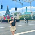 Jung Yu-ji Instagram - 쪄 죽을듯이 쨍쨍했다가 비가 미친듯이 쏟아지다가 맑았다가 천둥번개 치는 종잡을 수 없는 이곳 싱가폴의 날씨☺️