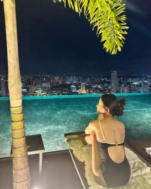 Jung Yu-ji Instagram - 🩷🖤