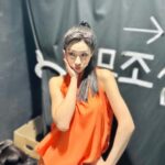 Jung Yu-ji Instagram - 이제 두번 남은 시스터2 처음엔 벌칙 같던 가발과 의상도 이젠 예뻐 보이네😆 이 사람들과 공연 할때가 제일 행복한 요즘🥹 총 열번도 안 남았는데 아쉬워서 어쩌지... 시스터즈는 진짜 사랑이야..!!❤ #시스터즈사랑해❤️ #뮤지컬시스터즈
